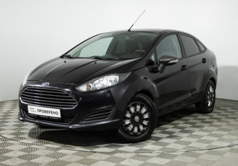 Подержанный автомобиль Ford Fiesta Sedan 2015 года (1 фото)