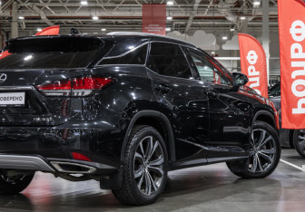 Подержанный автомобиль Lexus RX 2020 года (7 фото)