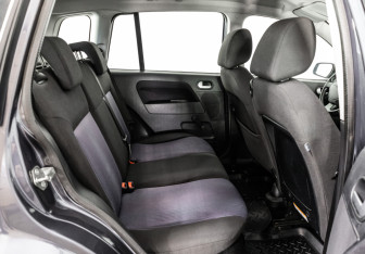 Подержанный автомобиль Ford Fusion 2007 года (13 фото)