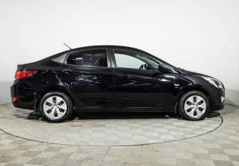Подержанный автомобиль Hyundai Solaris Sedan 2015 года (4 фото)