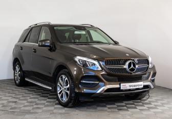 Подержанный автомобиль Mercedes-Benz GLE 2016 года (3 фото)