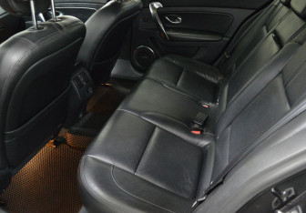 Подержанный автомобиль Renault Latitude 2010 года (10 фото)