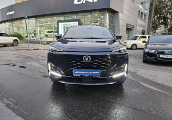 Подержанный автомобиль Changan UNI-K 2023 года (2 фото)