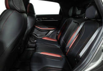 Подержанный автомобиль Geely Coolray 2023 года (10 фото)