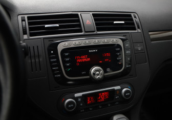 Подержанный автомобиль Ford C-MAX 2008 года (15 фото)