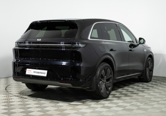 Подержанный автомобиль LiXiang L6 2024 года (5 фото)