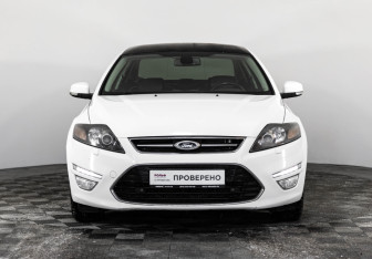 Подержанный автомобиль Ford Mondeo Sedan 2013 года (2 фото)