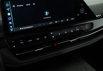 Подержанный автомобиль Changan UNI-K 2023 года (22 фото)