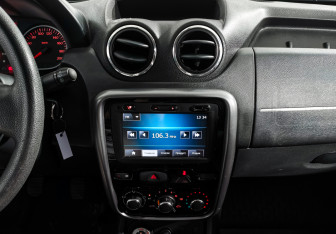 Подержанный автомобиль Renault Duster 2014 года (16 фото)