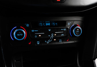 Подержанный автомобиль Ford Focus Wagon 2016 года (15 фото)