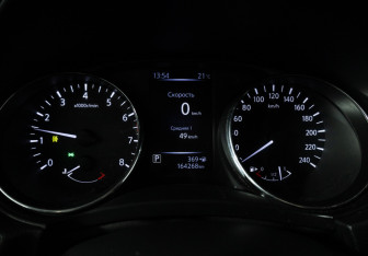 Подержанный автомобиль Nissan X-Trail 2018 года (12 фото)