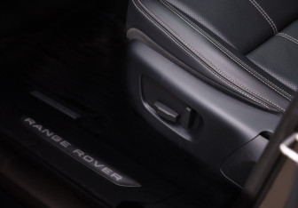 Подержанный автомобиль Land Rover Range Rover Velar 2018 года (25 фото)