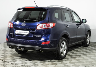Подержанный автомобиль Hyundai Santa Fe 2010 года (5 фото)