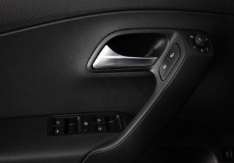 Подержанный автомобиль Volkswagen Polo Sedan 2018 года (15 фото)