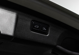 Подержанный автомобиль Kia Carnival 2021 года (33 фото)