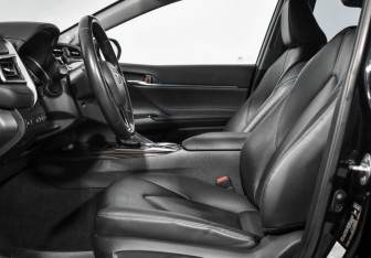 Подержанный автомобиль Toyota Camry Sedan 2020 года (10 фото)
