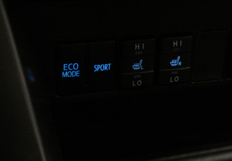 Подержанный автомобиль Toyota RAV4 2014 года (16 фото)