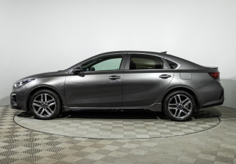 Подержанный автомобиль Kia Cerato Sedan 2020 года (8 фото)