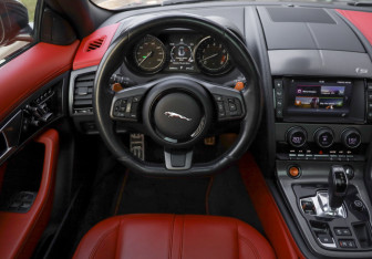 Подержанный автомобиль Jaguar F-Type Coupe 2016 года (19 фото)