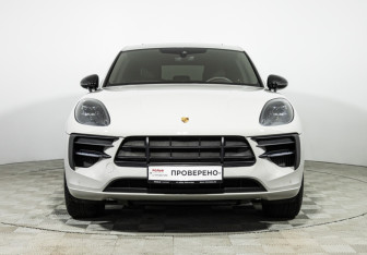 Подержанный автомобиль Porsche Macan 2021 года (2 фото)