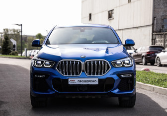Подержанный автомобиль BMW X6 2020 года (4 фото)