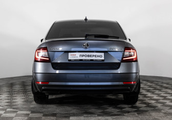 Подержанный автомобиль Skoda Octavia Liftback 2019 года (6 фото)
