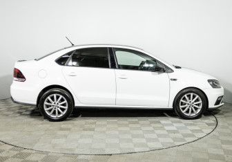 Подержанный автомобиль Volkswagen Polo Sedan 2016 года (4 фото)