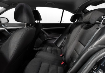 Подержанный автомобиль Skoda Octavia Liftback 2011 года (12 фото)