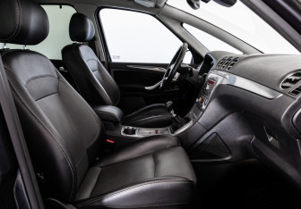 Подержанный автомобиль Ford S-MAX 2008 года (13 фото)
