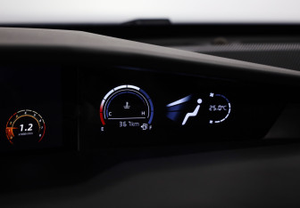 Подержанный автомобиль Changan UNI-V 2024 года (13 фото)