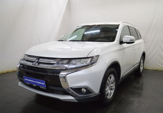 Подержанный автомобиль Mitsubishi Outlander 2015 года (1 фото)