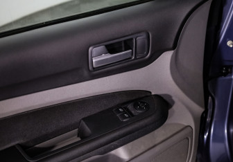 Подержанный автомобиль Ford Focus Sedan 2009 года (19 фото)