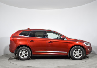 Подержанный автомобиль Volvo XC60 2015 года (4 фото)