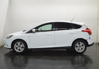 Подержанный автомобиль Ford Focus Hatchback 2012 года (8 фото)