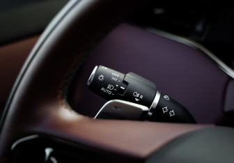 Подержанный автомобиль Land Rover Range Rover Evoque 2024 года (24 фото)