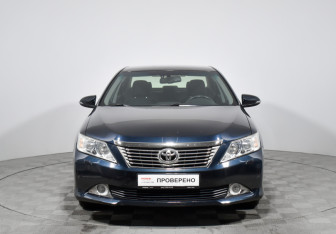 Подержанный автомобиль Toyota Camry Sedan 2012 года (2 фото)