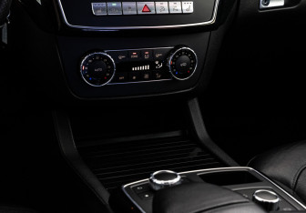 Подержанный автомобиль Mercedes-Benz GLE 2016 года (15 фото)