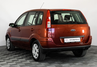 Подержанный автомобиль Ford Fusion 2008 года (7 фото)