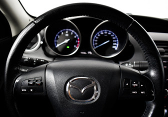 Подержанный автомобиль Mazda 3 Sedan 2012 года (15 фото)