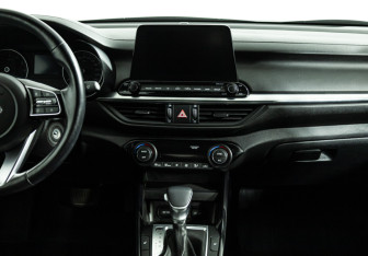 Подержанный автомобиль Kia Cerato Sedan 2020 года (14 фото)