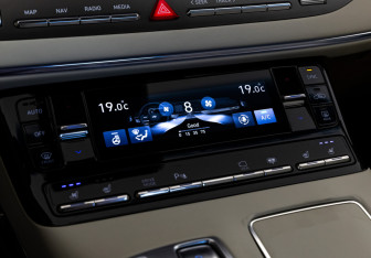 Подержанный автомобиль Hyundai Grandeur 2021 года (18 фото)