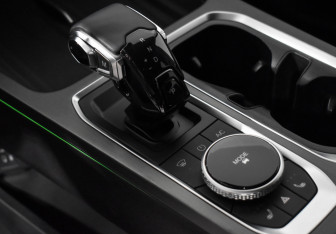 Подержанный автомобиль Jaecoo J7 2023 года (11 фото)