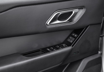 Подержанный автомобиль Land Rover Range Rover Velar 2017 года (27 фото)