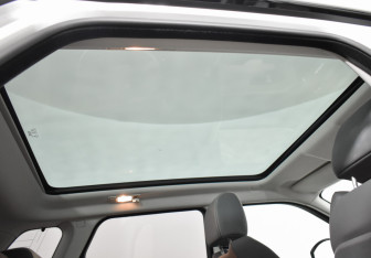 Подержанный автомобиль Land Rover Range Rover Evoque 2014 года (16 фото)