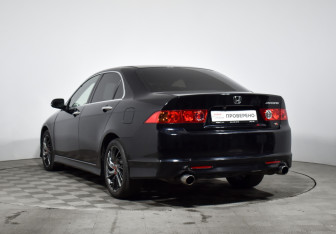Подержанный автомобиль Honda Accord Sedan 2007 года (7 фото)
