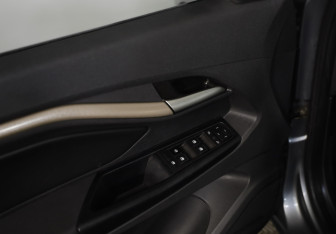 Подержанный автомобиль LADA (ВАЗ) Vesta Wagon 2018 года (21 фото)