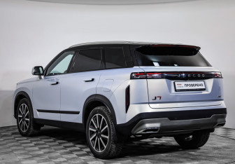 Подержанный автомобиль Jaecoo J7 2024 года (7 фото)