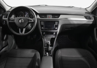 Подержанный автомобиль Skoda Rapid Liftback 2019 года (13 фото)