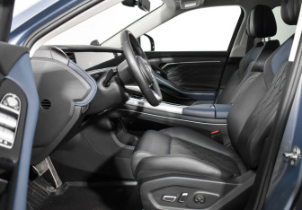 Подержанный автомобиль Voyah Free 2023 года (12 фото)