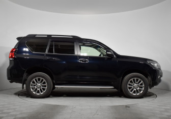 Подержанный автомобиль Toyota Land Cruiser Prado 2018 года (4 фото)